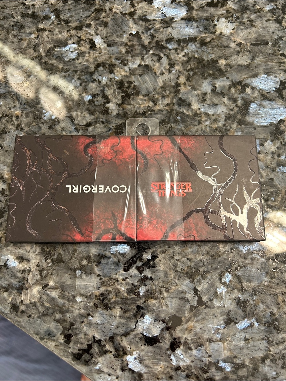 COVERGIRL Stranger Things Face & Eye Palette - The Crawl